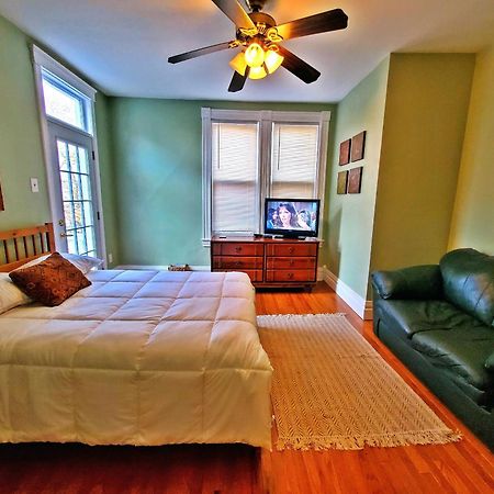 Point Breeze Guest House พิตต์สเบิร์ก ภายนอก รูปภาพ
